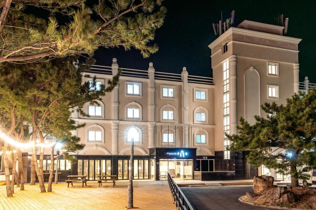 Cocoon Hotel Jeju Exterior photo